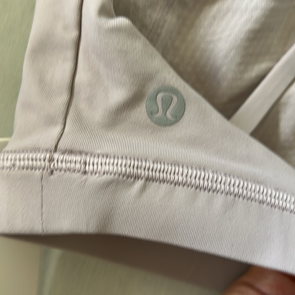 NWT Lululemon free to be serene bra - Picture 9 of 10